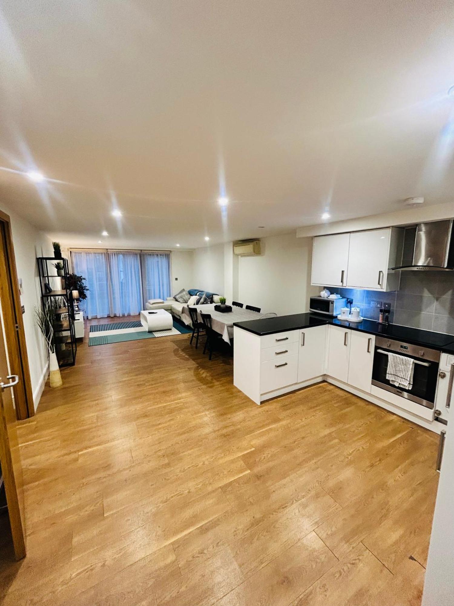 Modern 2 Bed 2 Bath Apartment With Outdoor Space Hyde Park 伦敦 外观 照片